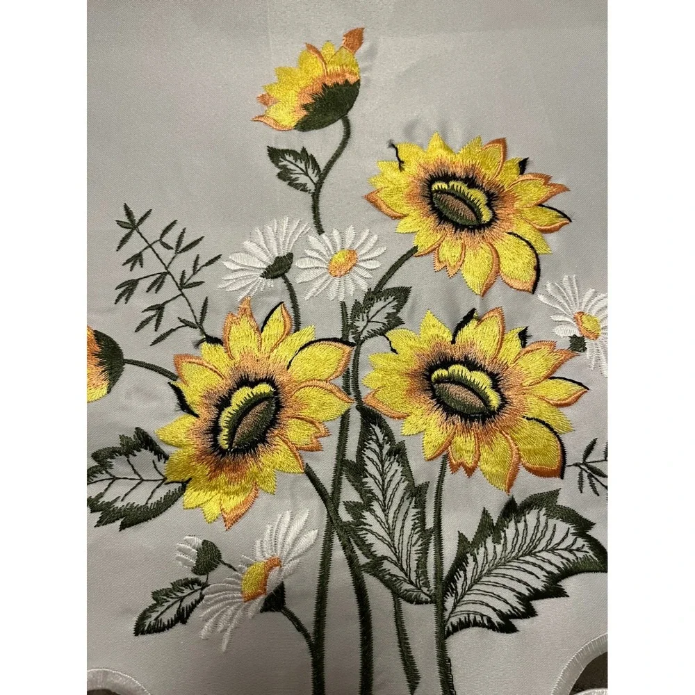 N/A white table